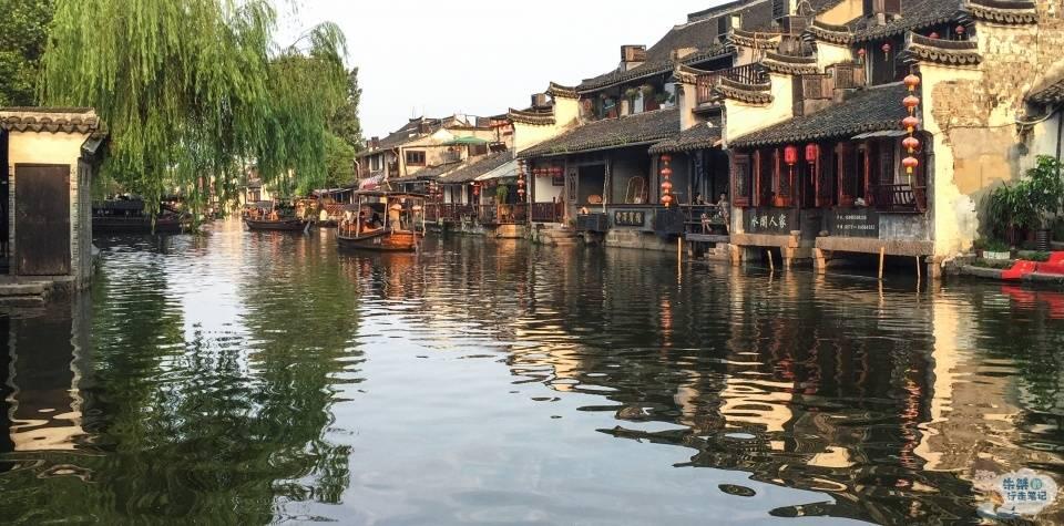 探秘冷知识，尽在小玄凤已经成年了，养了半年还不熟，还会咬人，是不是方法不对，现在还有机会养熟吗？冷知识分享平台！